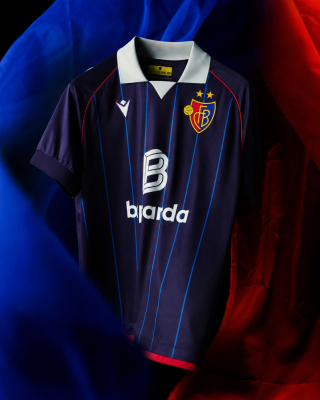 FCB Trikot.png